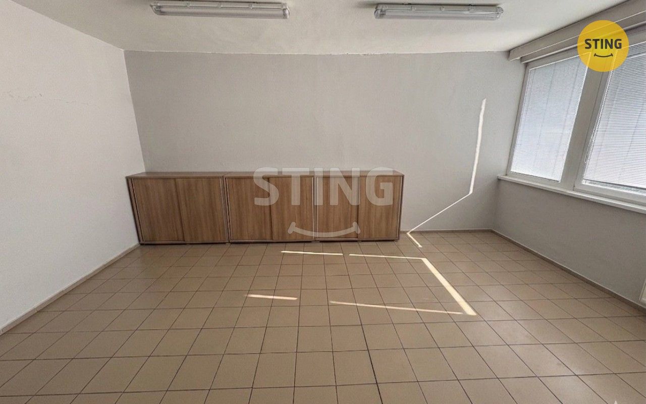 Pronájem komerčního prostoru 67 m² - foto 3