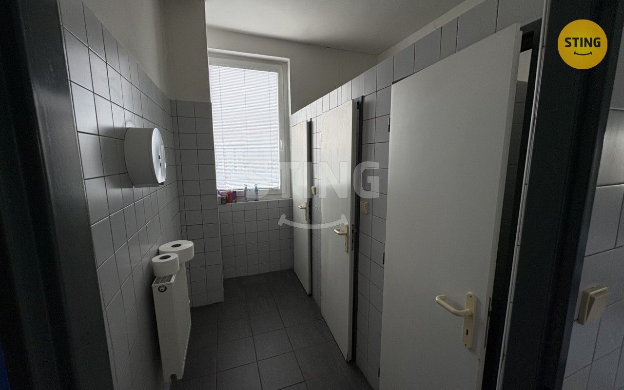 Pronájem komerčního prostoru 67 m² - foto 11