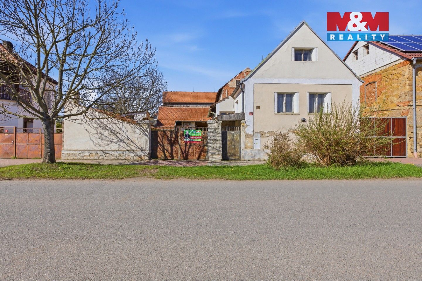 Prodej nemovitosti 90 m² - foto 1