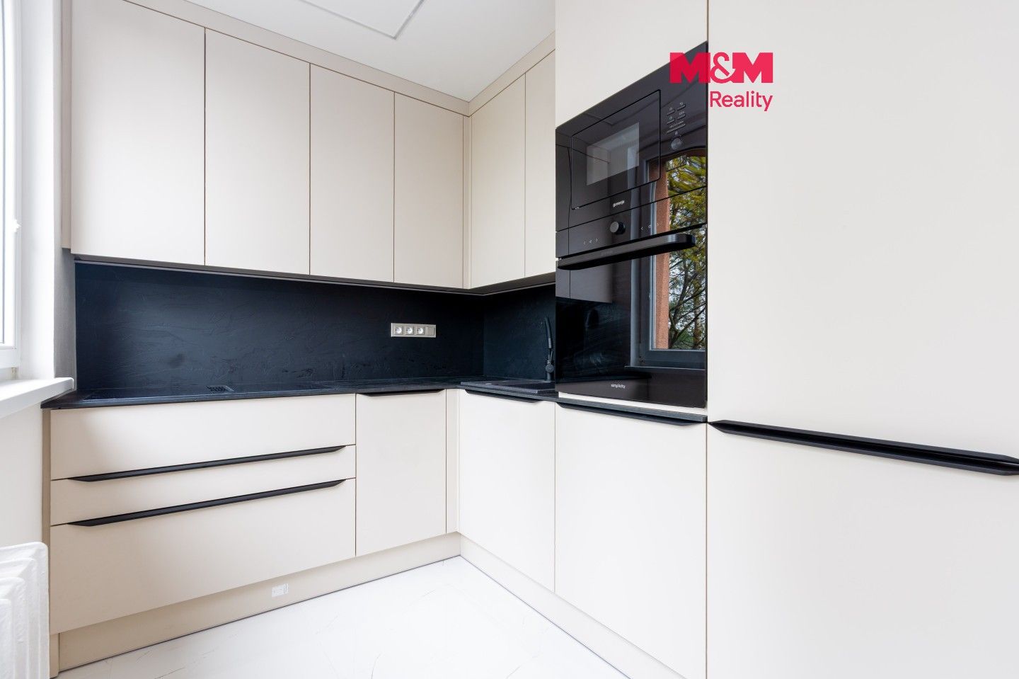 Prodej bytu 2+1 57 m² - foto 1