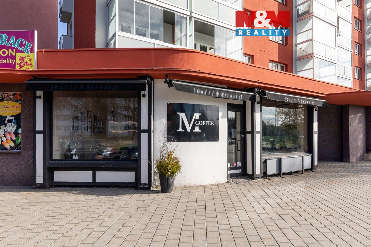 Prodej komerčního prostoru 69 m² - foto 1
