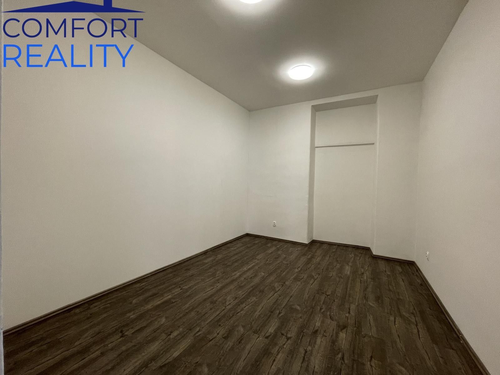 Pronájem komerčního prostoru 220 m² - foto 5