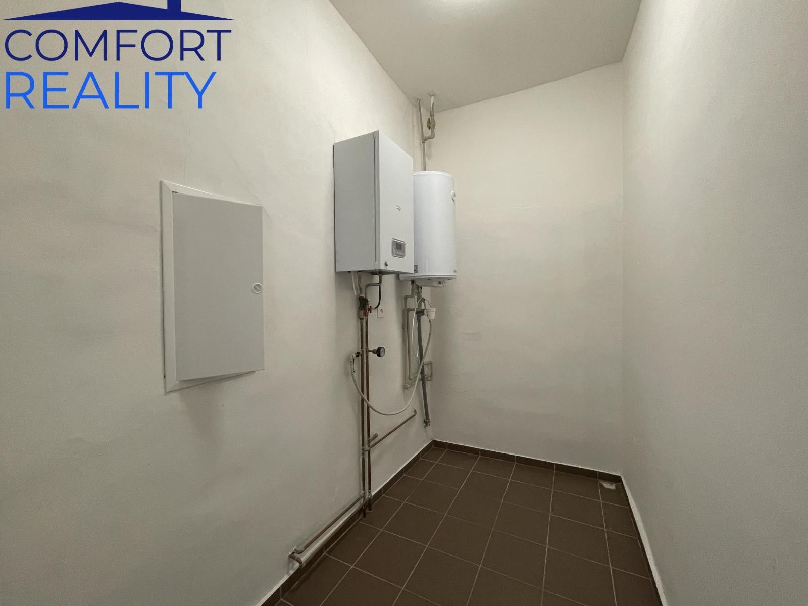 Pronájem komerčního prostoru 220 m² - foto 7