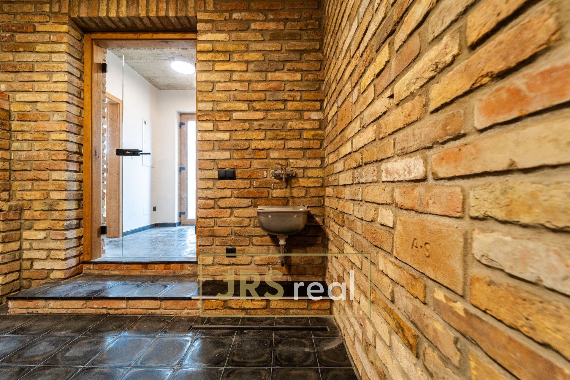 Prodej nemovitosti 100 m² - foto 6