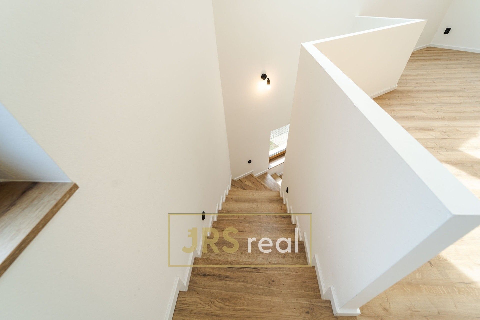 Prodej nemovitosti 100 m² - foto 12