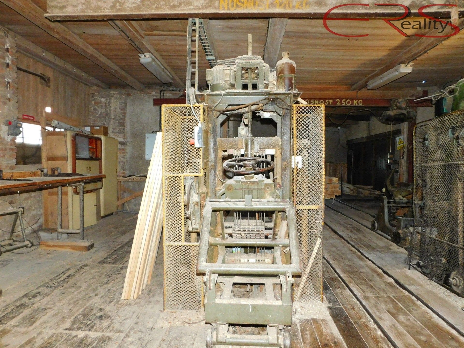 Pronájem komerčního prostoru 980 m² - foto 19