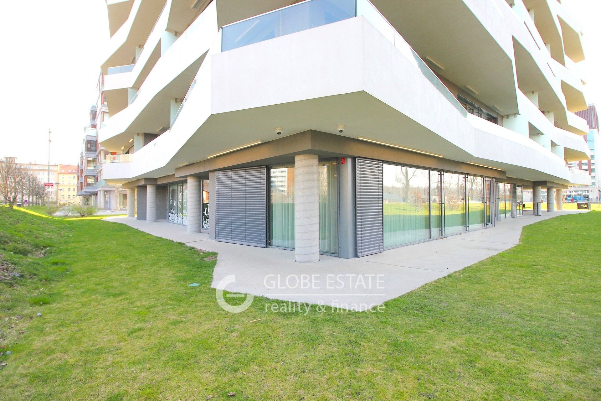 Prodej komerčního prostoru 128 m² - foto 1