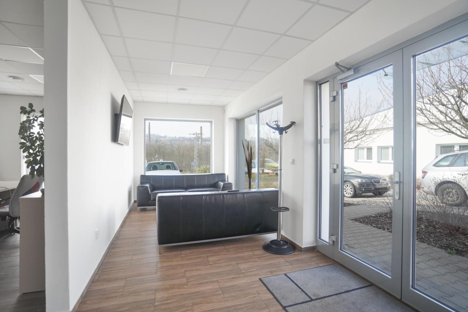 Pronájem komerčního prostoru 420 m² - foto 3