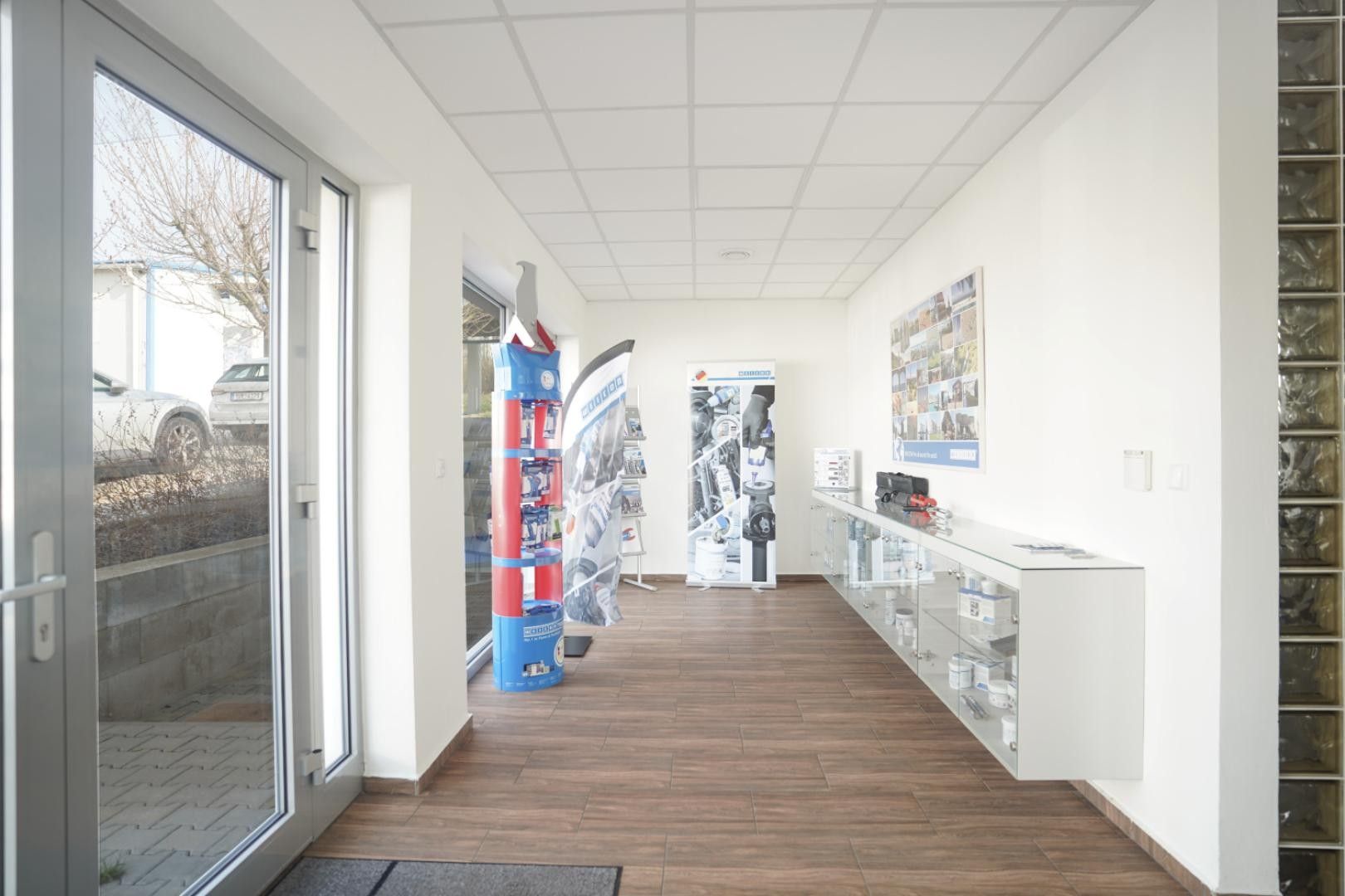 Pronájem komerčního prostoru 420 m² - foto 4