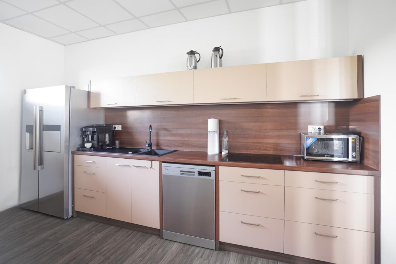 Pronájem komerčního prostoru 420 m² - foto 7