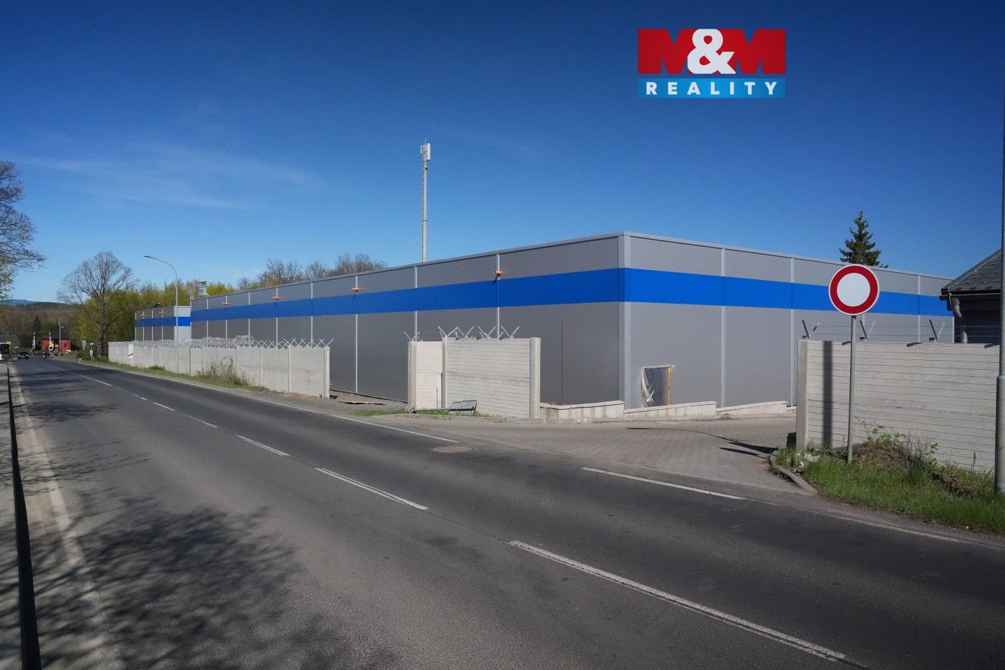 Pronájem komerčního prostoru 2100 m² - foto 1