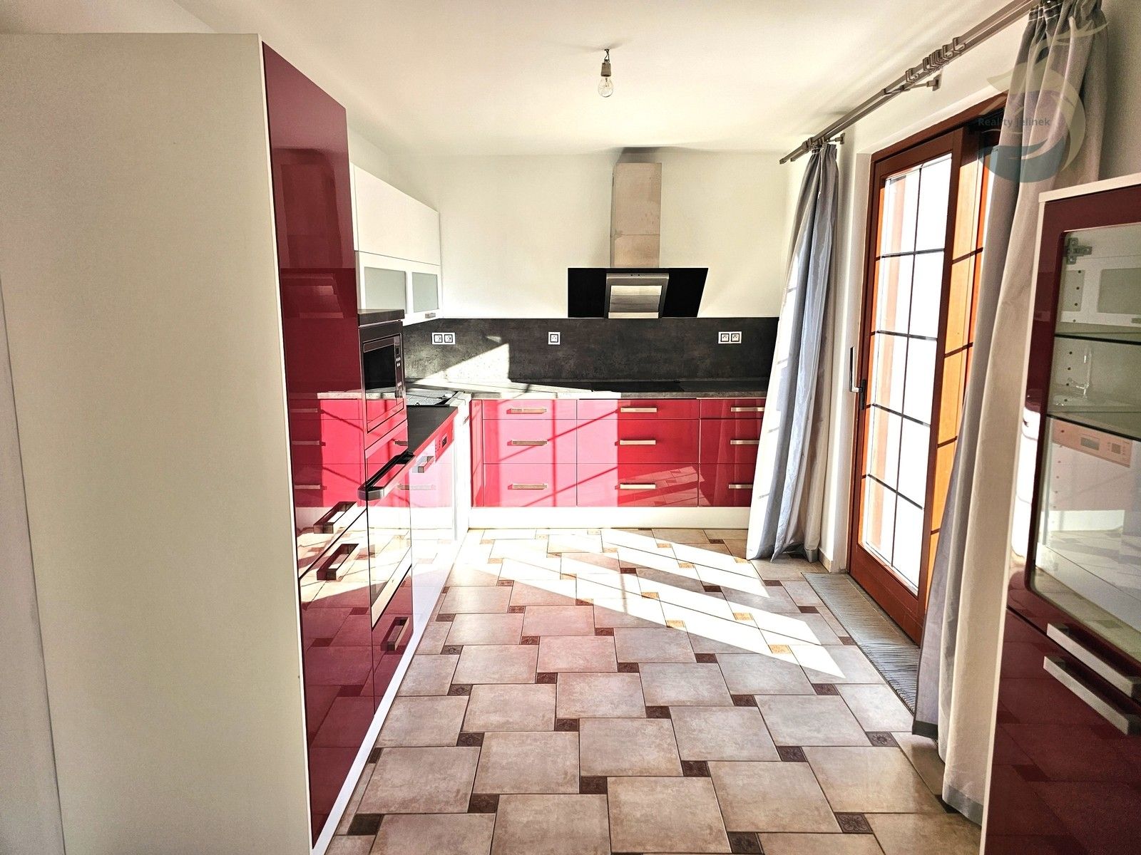 Prodej nemovitosti 431 m² - foto 6