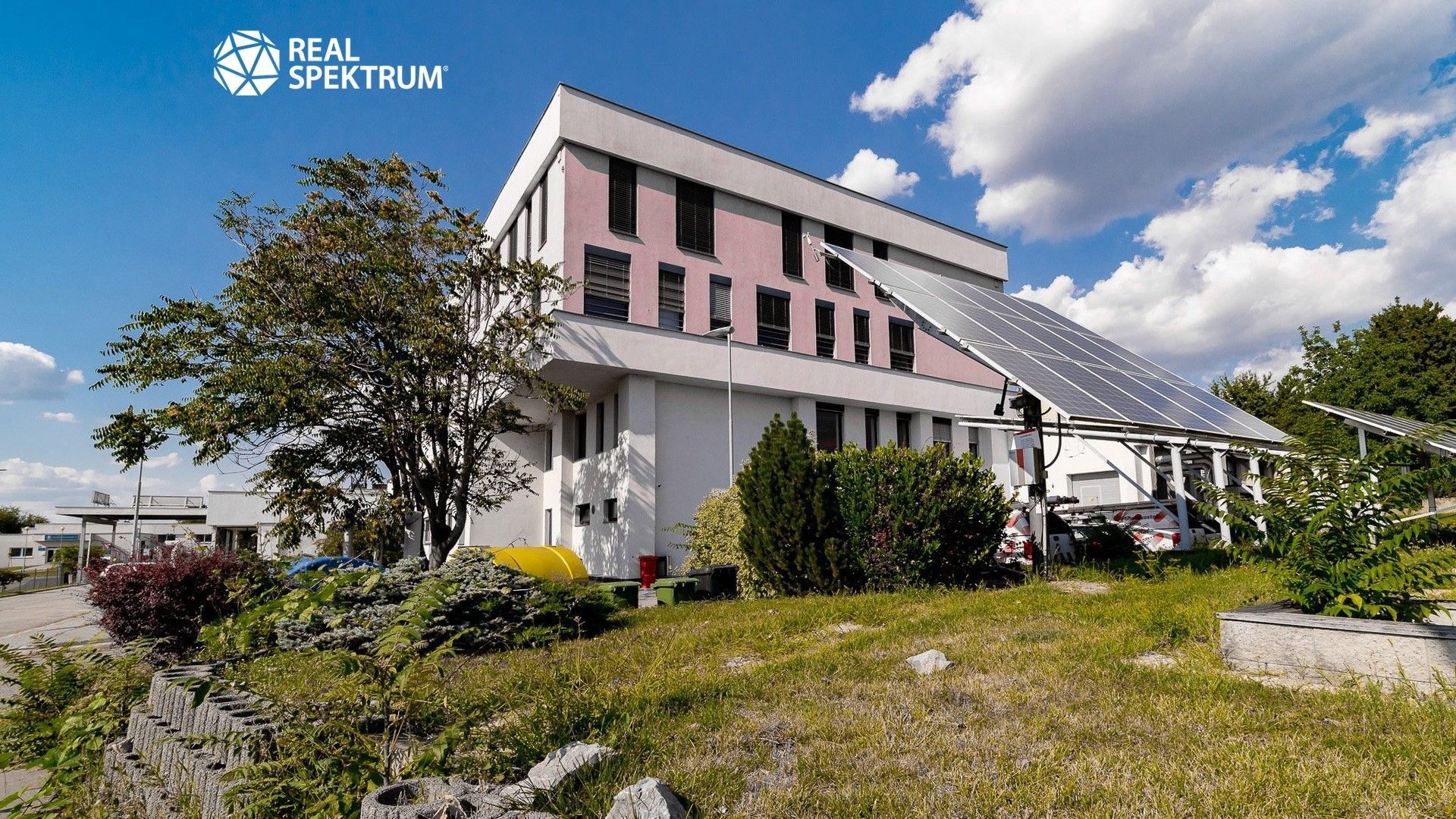 Pronájem komerčního prostoru 106 m² - foto 2