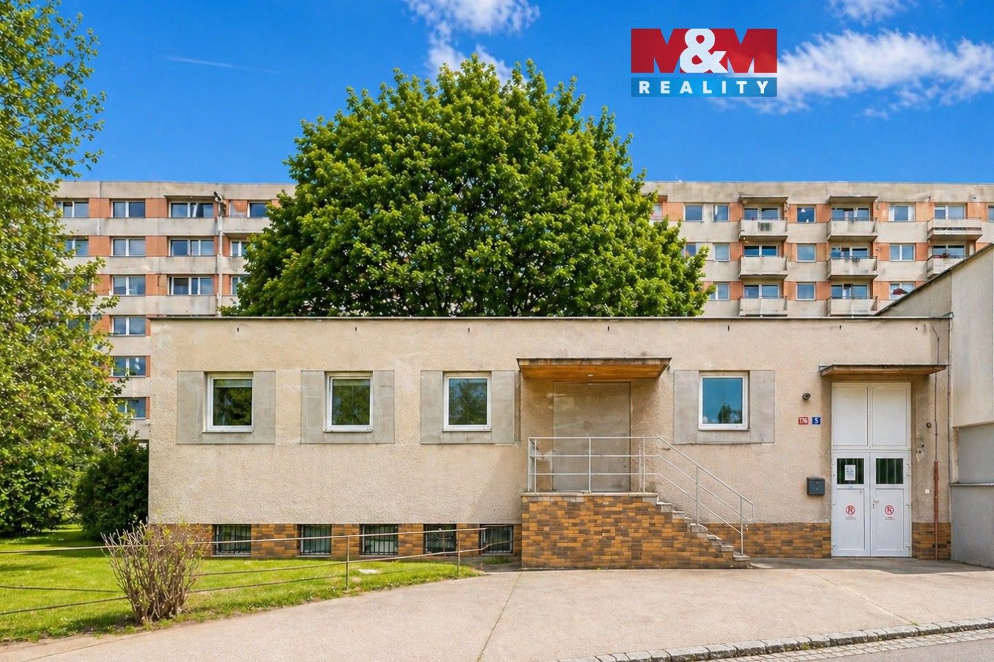 Prodej komerčního prostoru 195 m² - foto 1