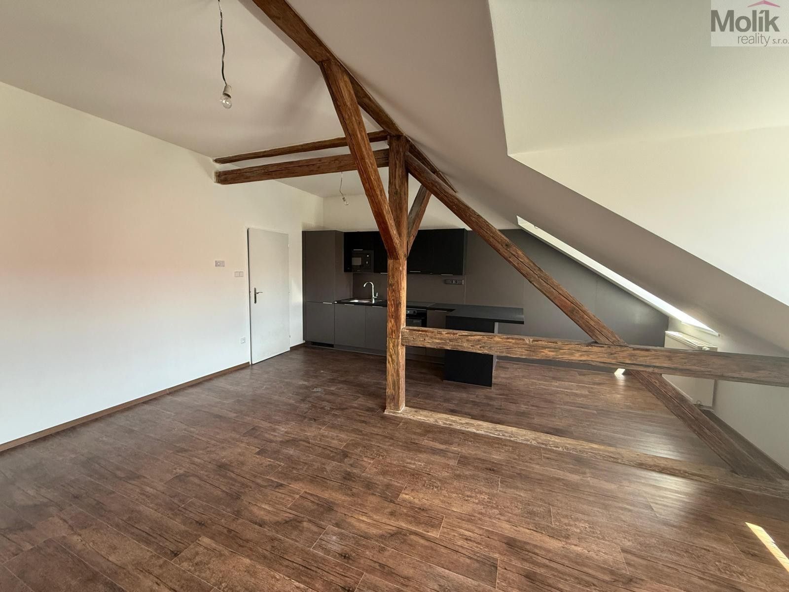Pronájem bytu 2+kk 72 m² - foto 3