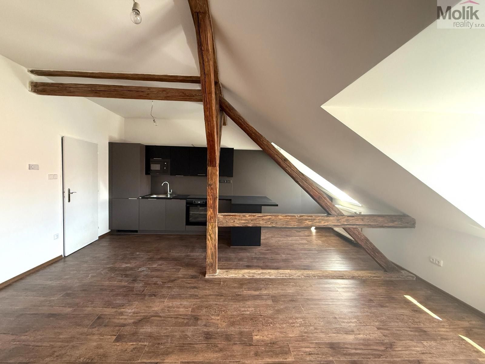 Pronájem bytu 2+kk 72 m² - foto 4