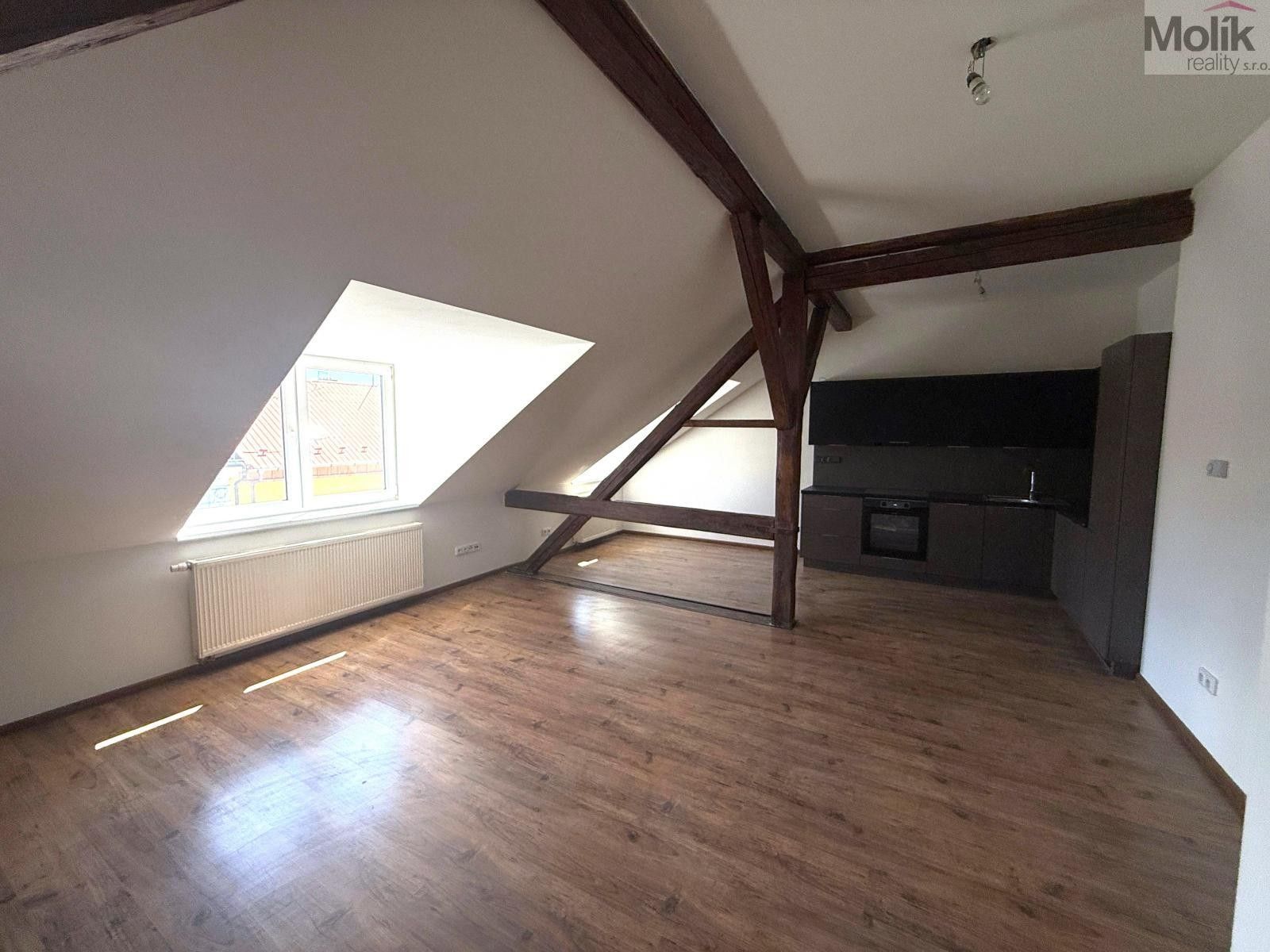 Pronájem bytu 2+kk 58 m² - foto 4