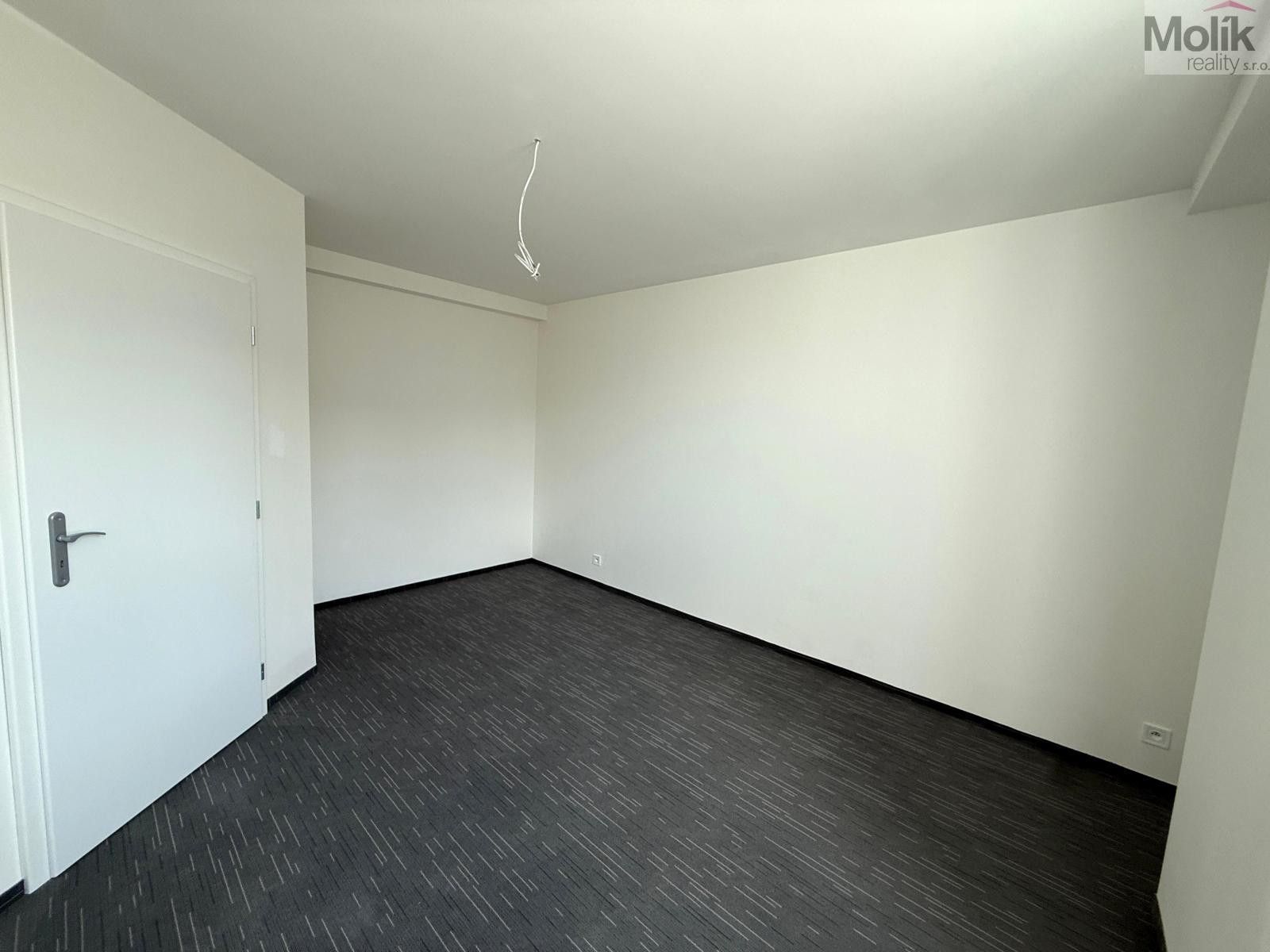 Pronájem bytu 2+kk 50 m² - foto 9