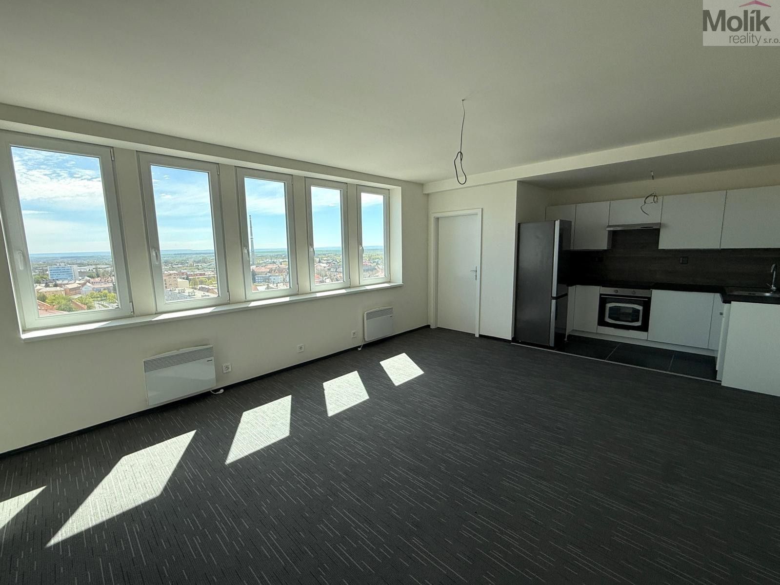 Pronájem bytu 3+kk 97 m² - foto 3