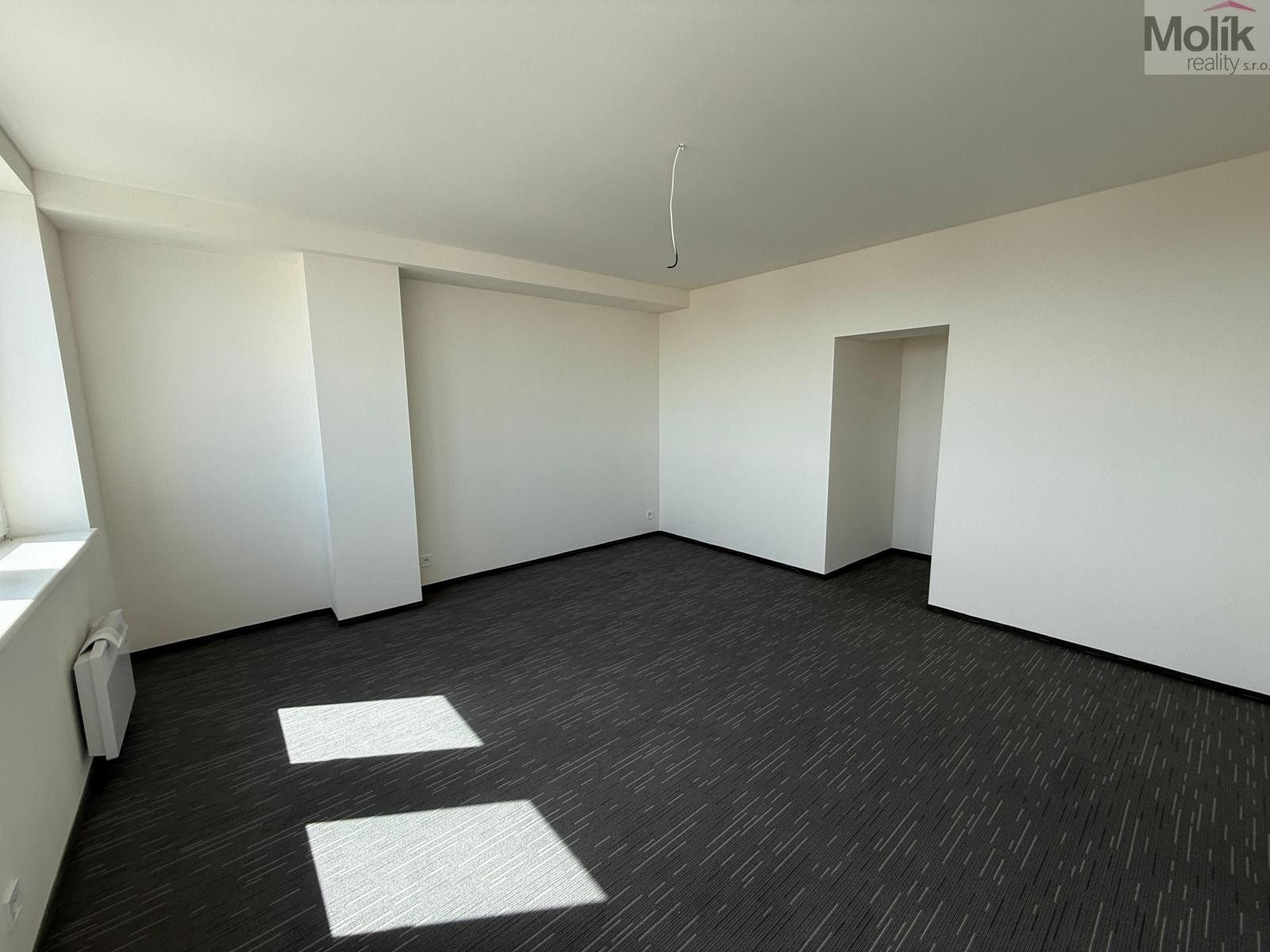 Pronájem bytu 3+kk 97 m² - foto 8
