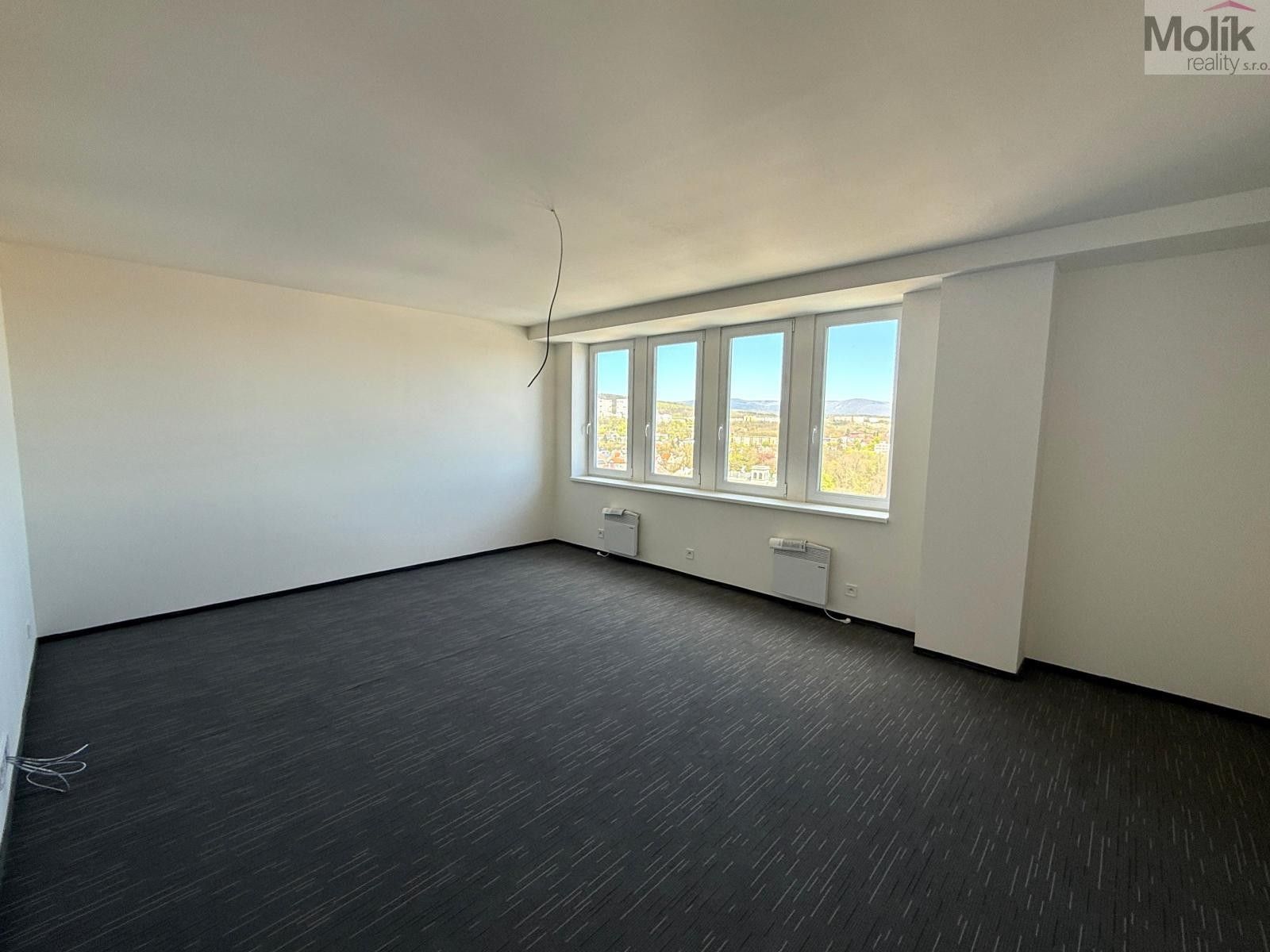Pronájem bytu 3+kk 97 m² - foto 9