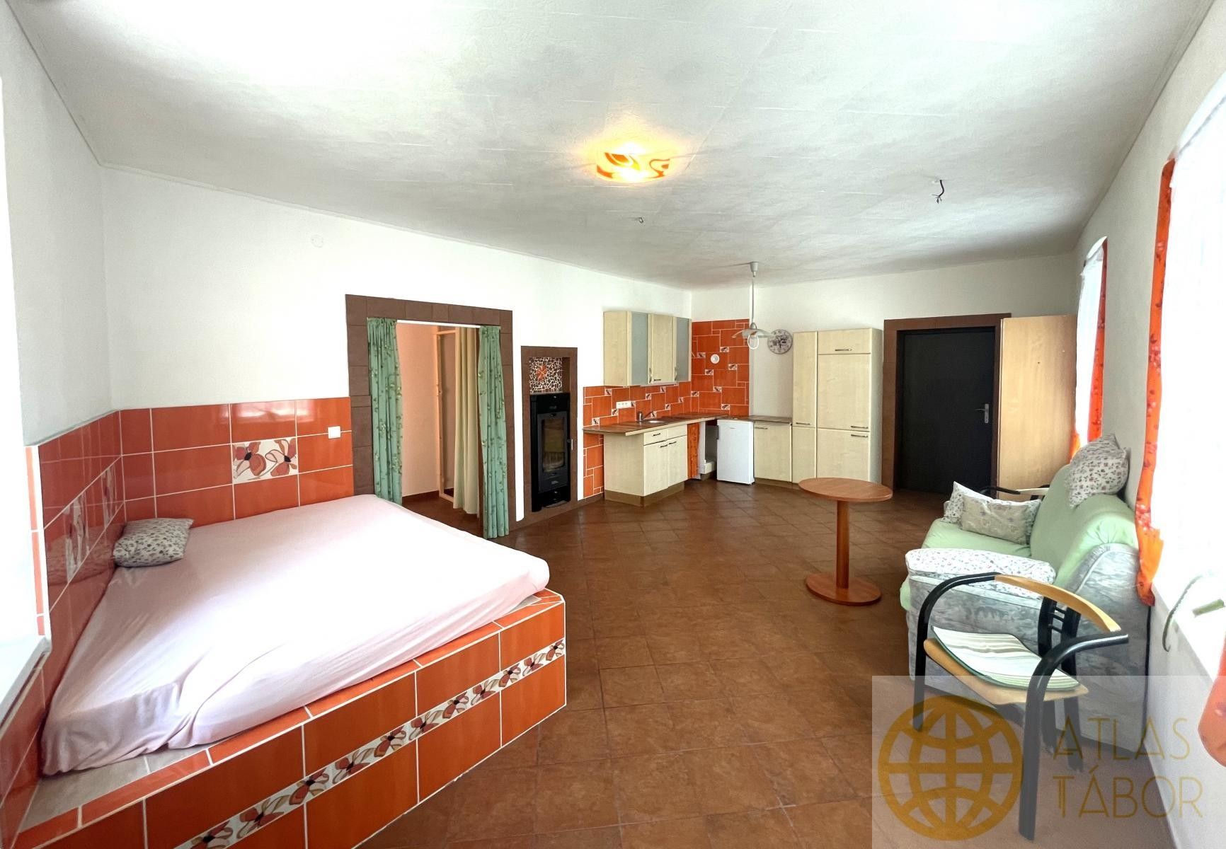 Pronájem bytu 2+kk 90 m² - foto 2