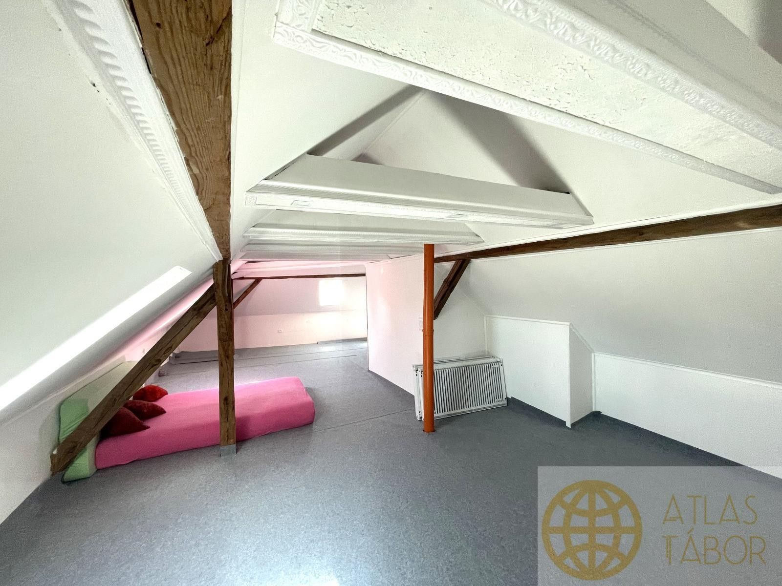 Pronájem bytu 2+kk 90 m² - foto 6