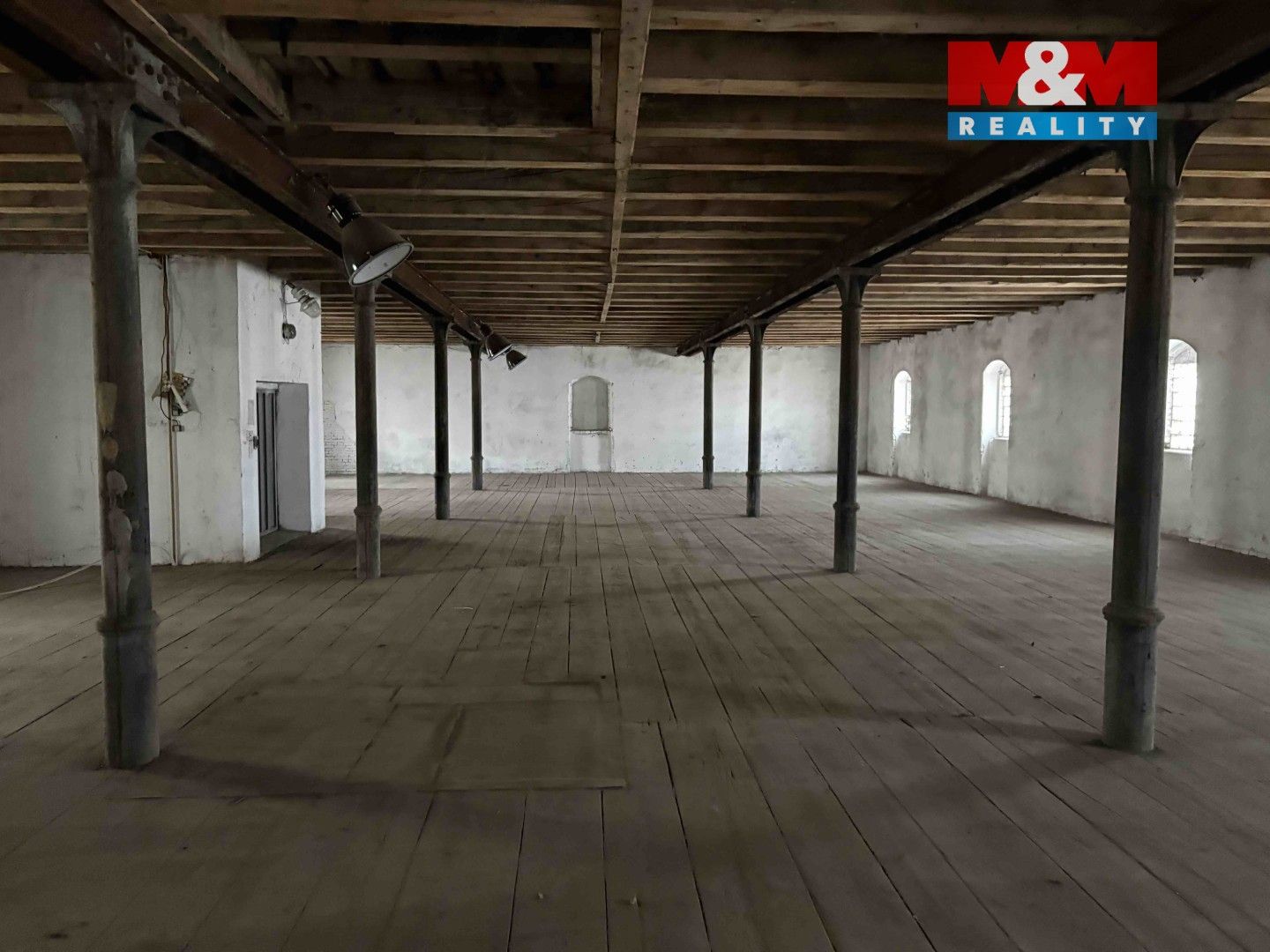Pronájem komerčního prostoru 1245 m² - foto 4