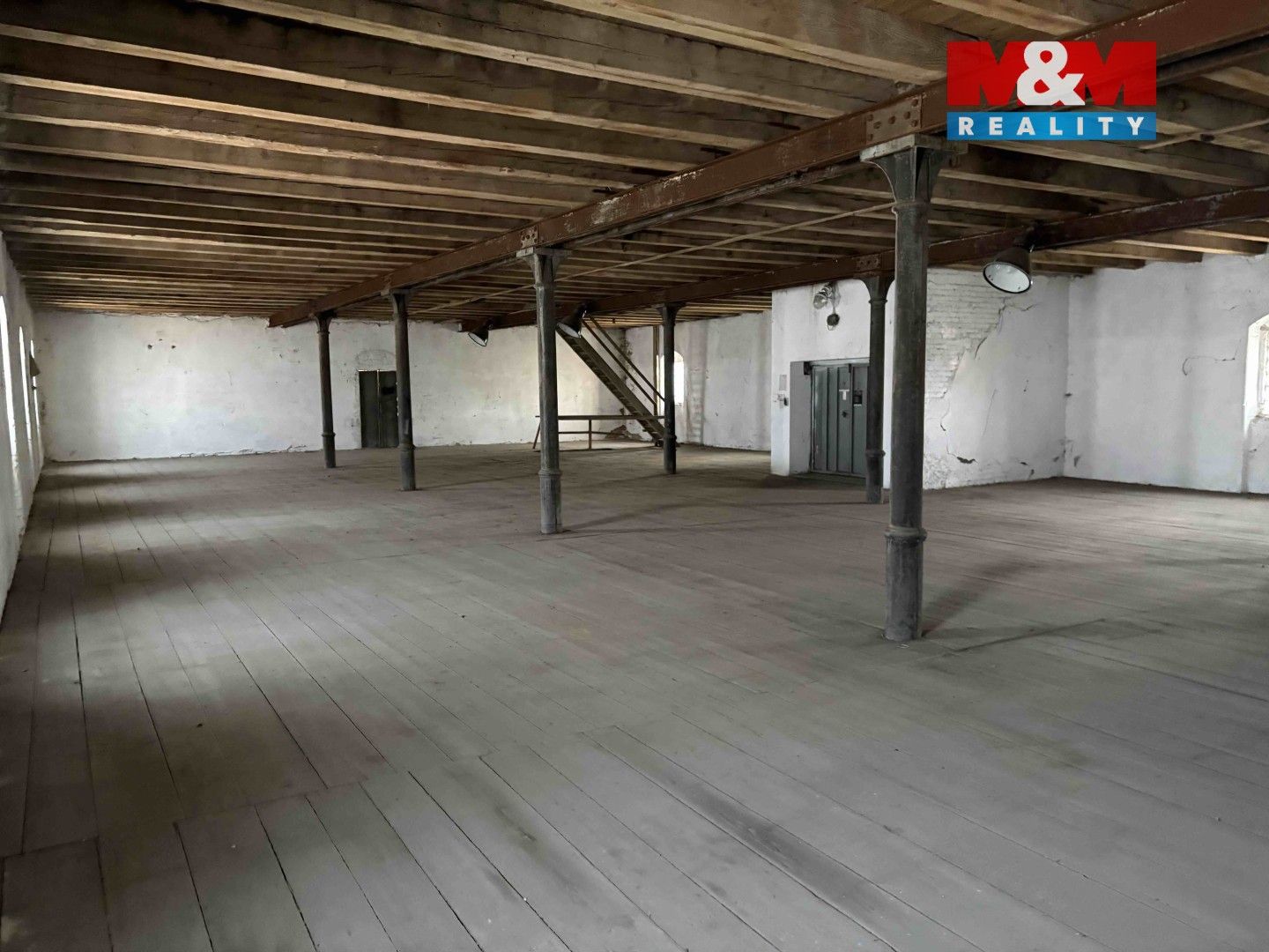 Pronájem komerčního prostoru 1245 m² - foto 7