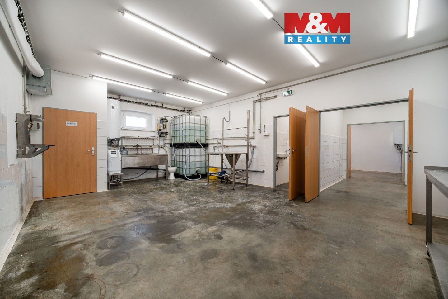 Pronájem komerčního prostoru 98 m² - foto 1