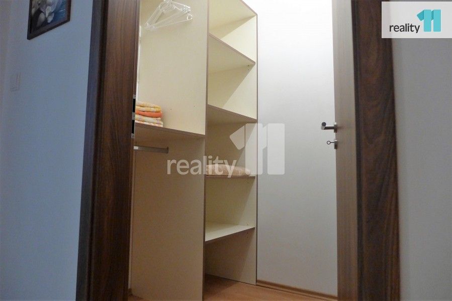 Pronájem bytu 1+1 50 m² - foto 8