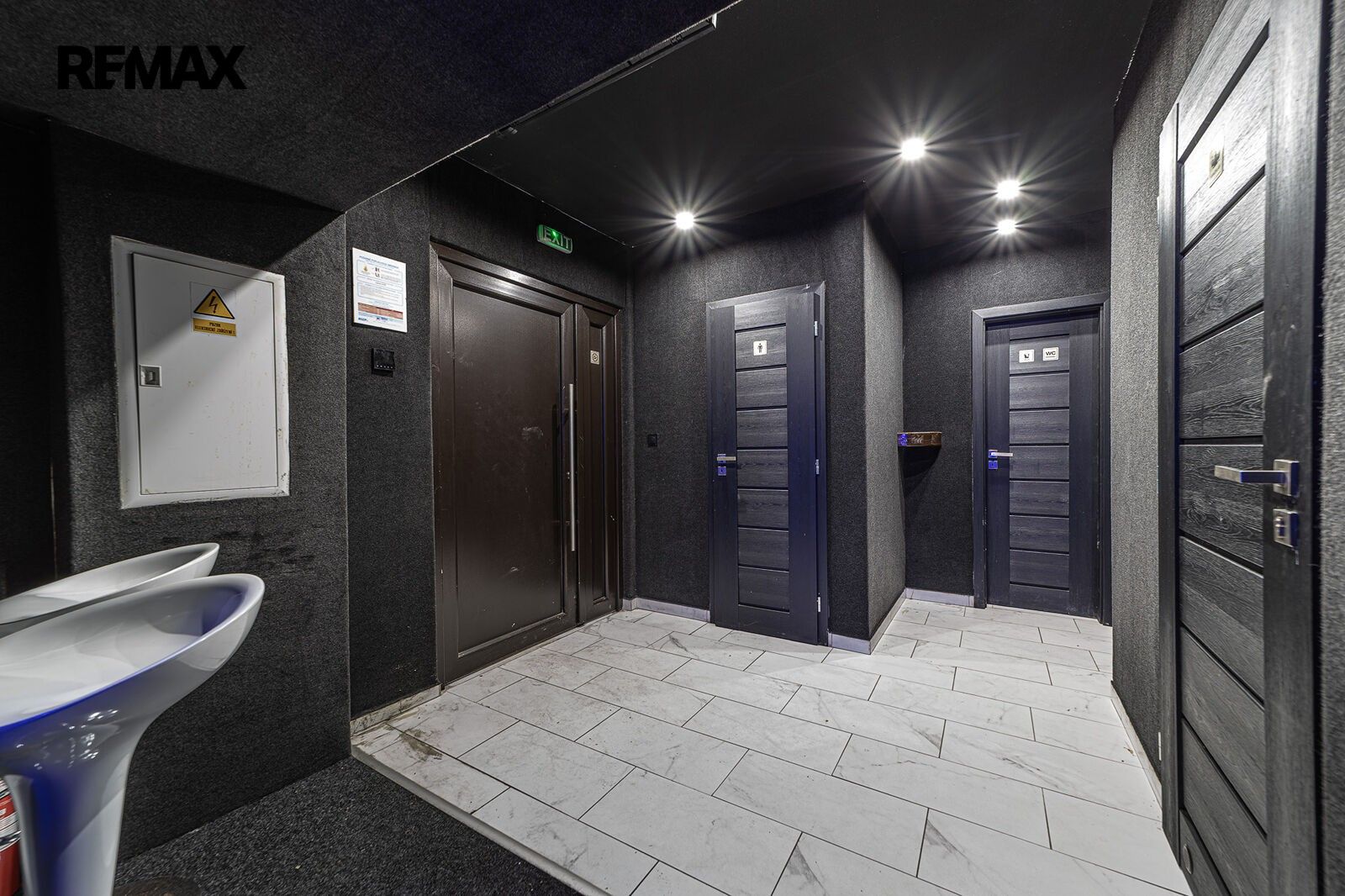 Pronájem komerčního prostoru 140 m² - foto 6