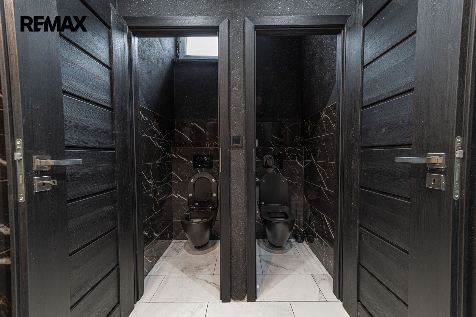 Pronájem komerčního prostoru 140 m² - foto 7