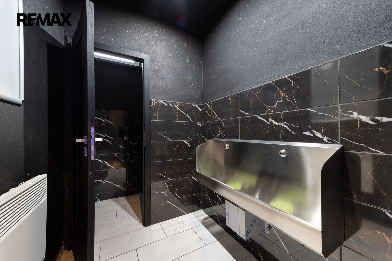 Pronájem komerčního prostoru 140 m² - foto 9