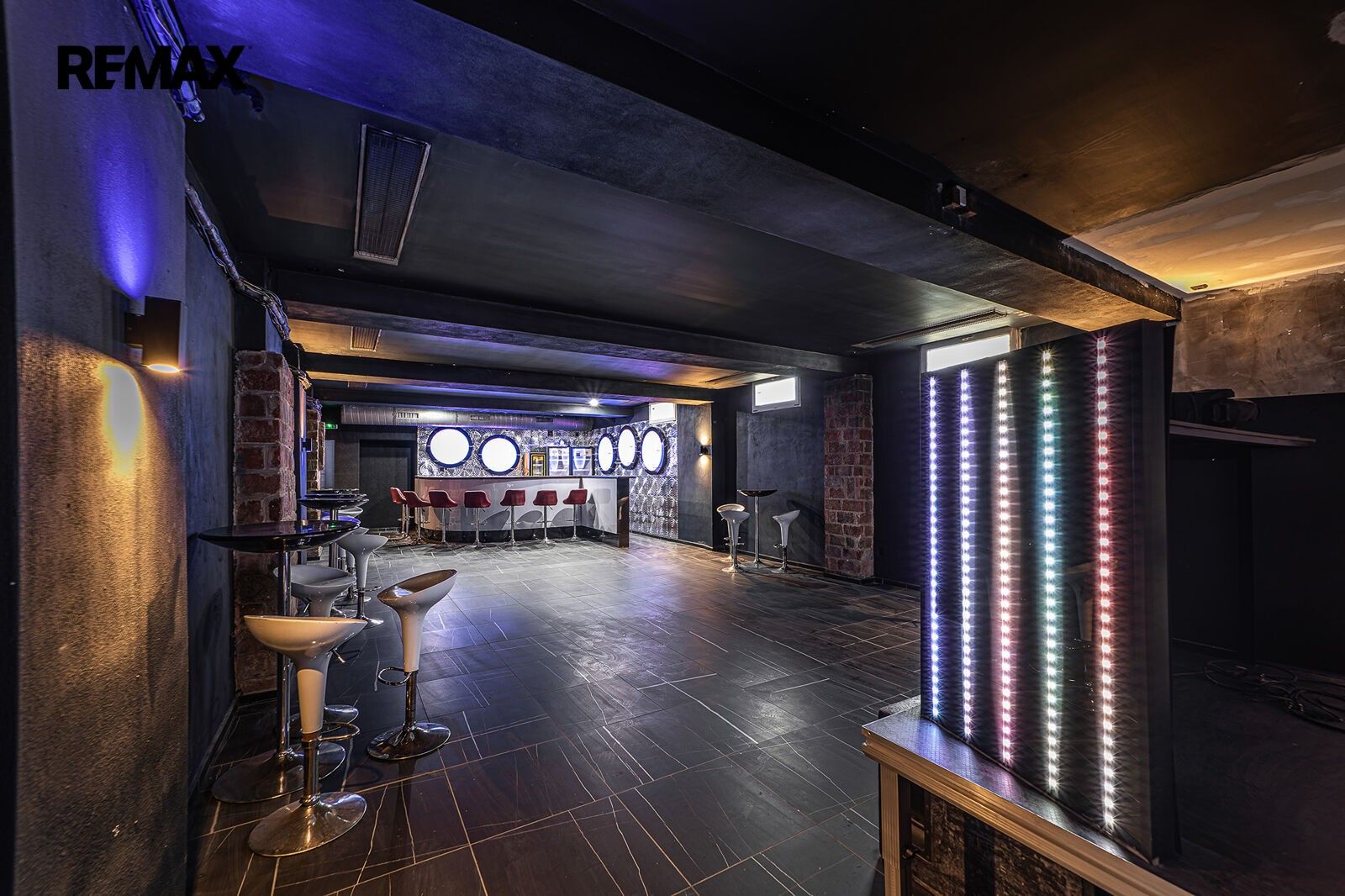 Pronájem komerčního prostoru 140 m² - foto 14