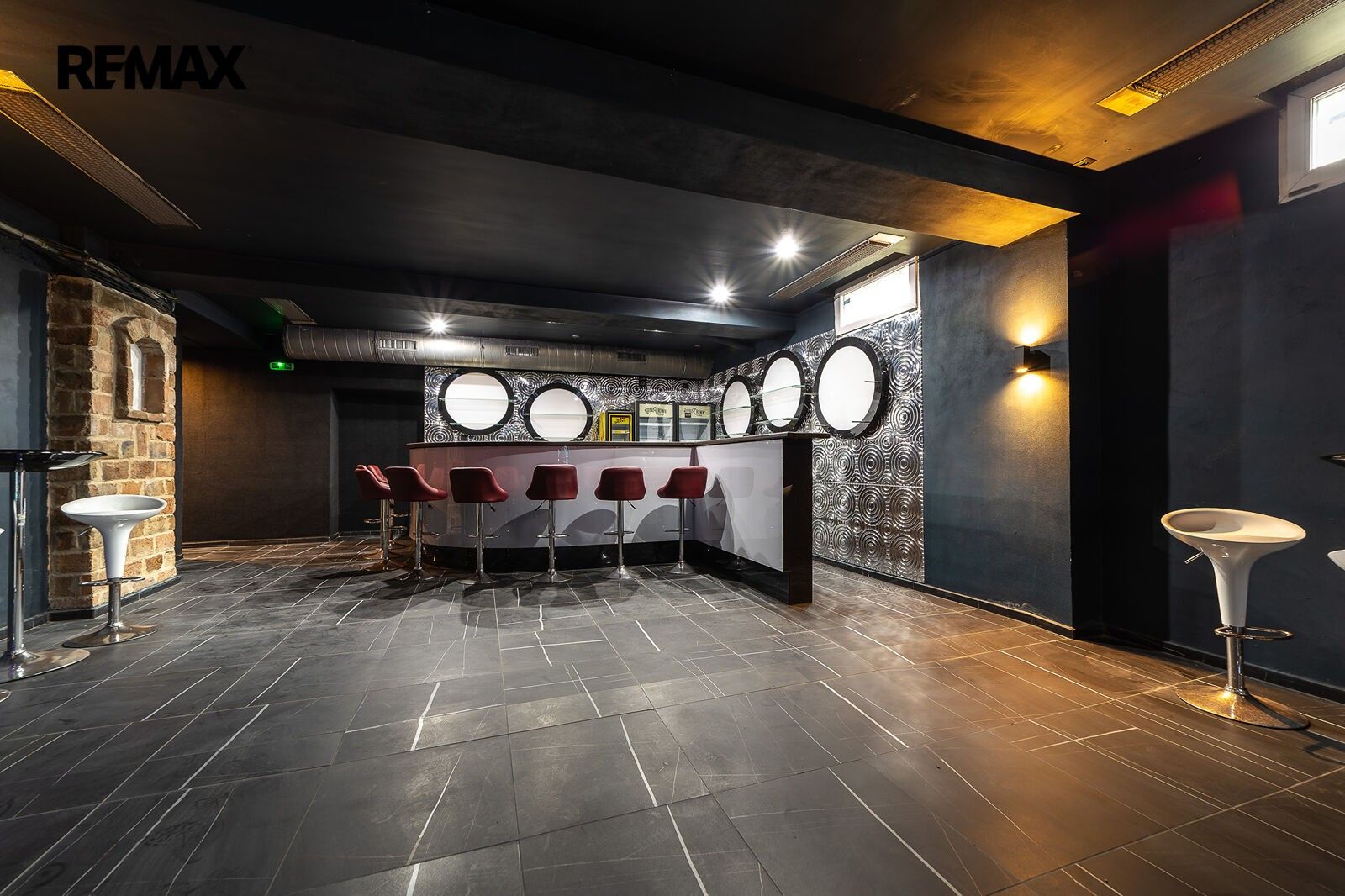 Pronájem komerčního prostoru 140 m² - foto 11