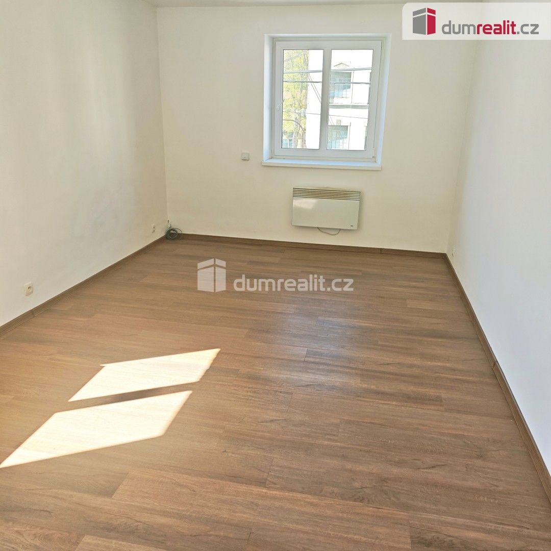 Pronájem bytu 2+1 65 m² - foto 3