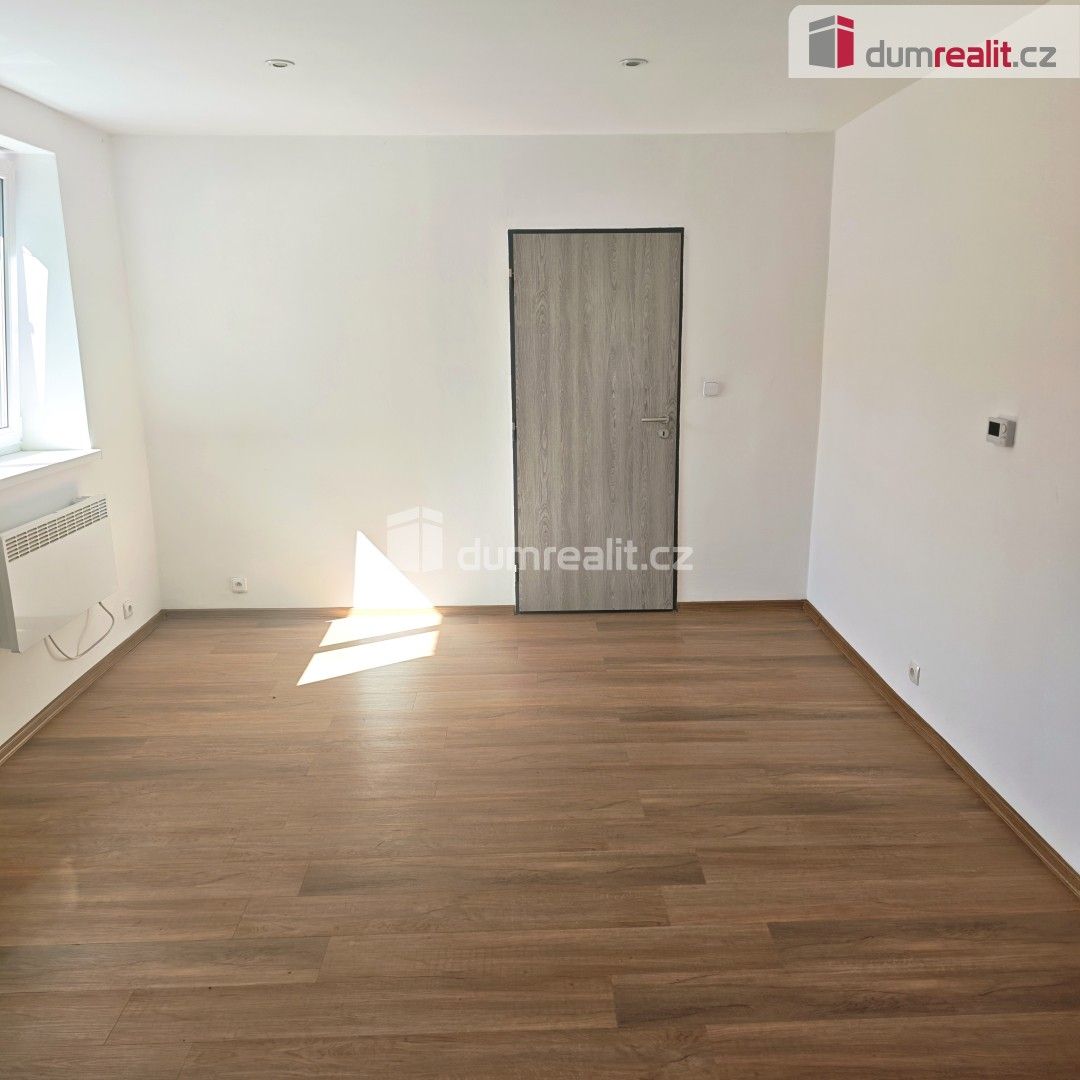 Pronájem bytu 2+1 65 m² - foto 6