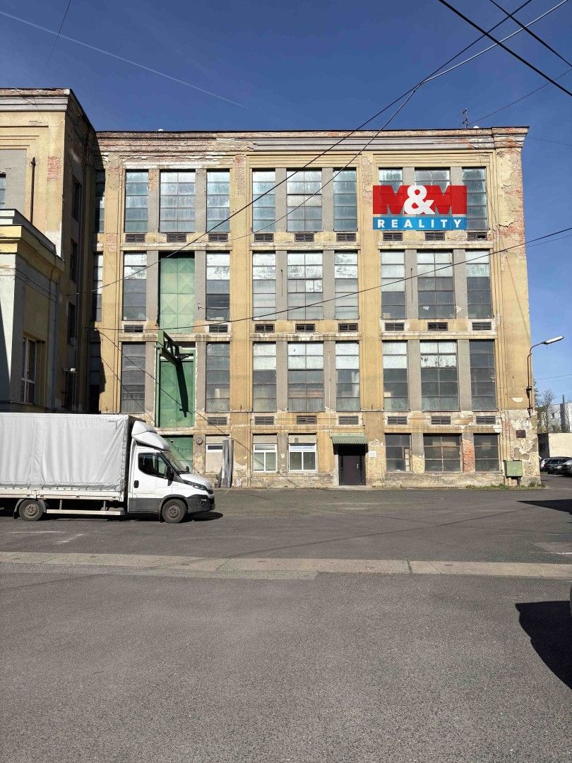 Pronájem komerčního prostoru 1300 m² - foto 1