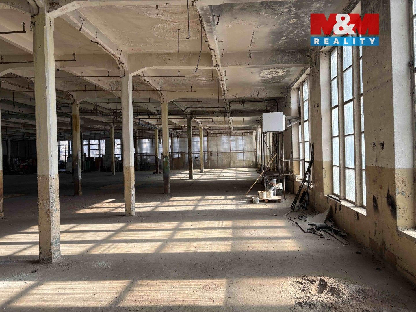 Pronájem komerčního prostoru 1300 m² - foto 5