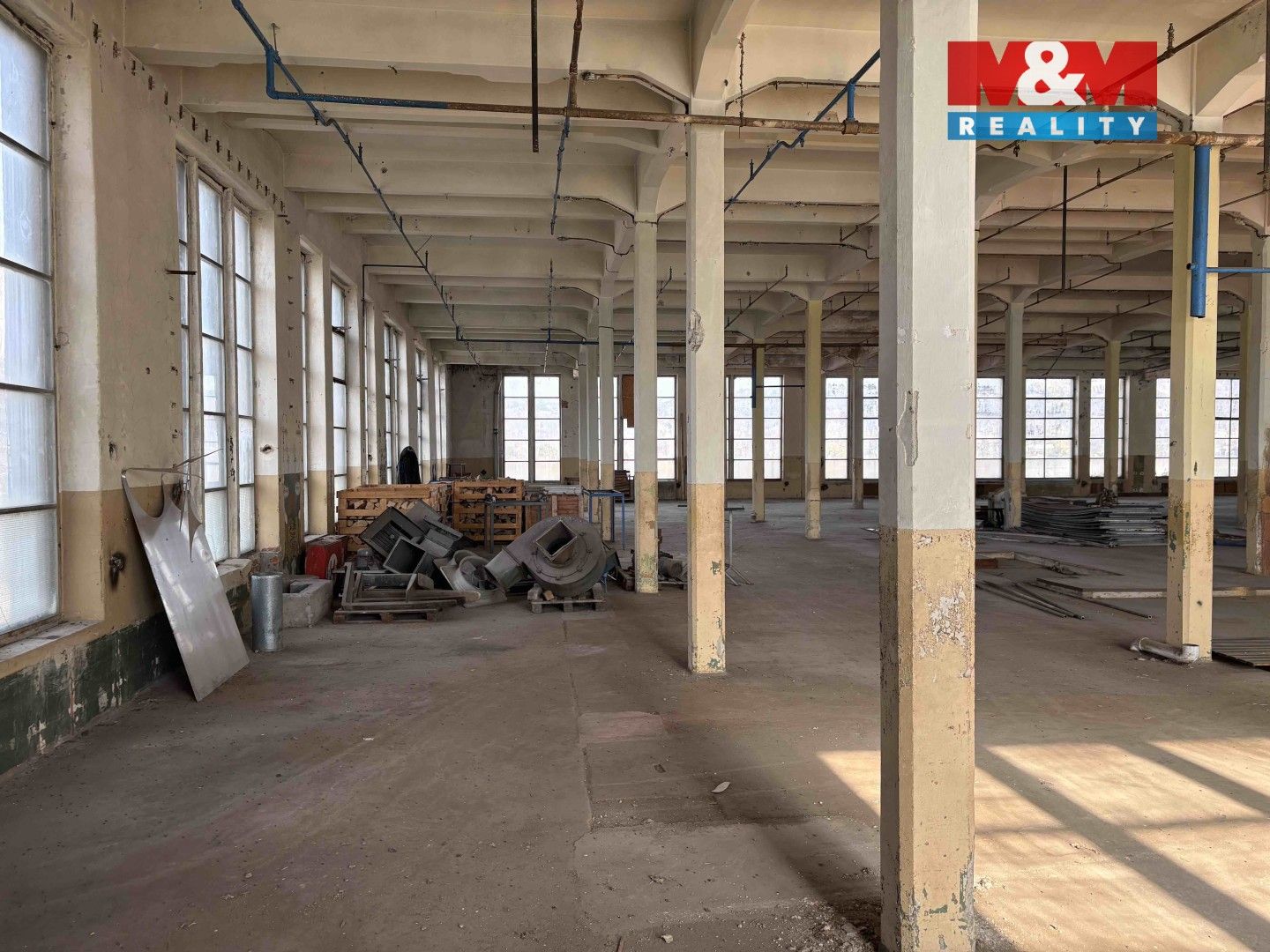 Pronájem komerčního prostoru 1300 m² - foto 6