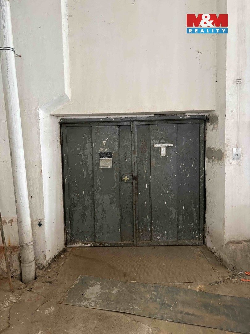 Pronájem komerčního prostoru 1300 m² - foto 10