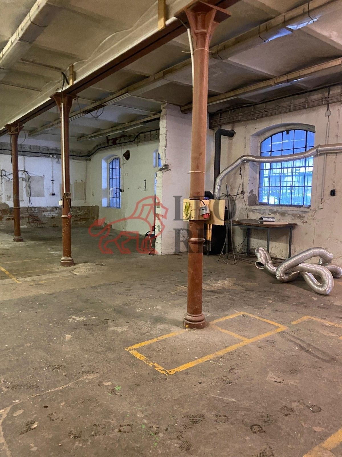 Pronájem komerčního prostoru 165 m² - foto 2