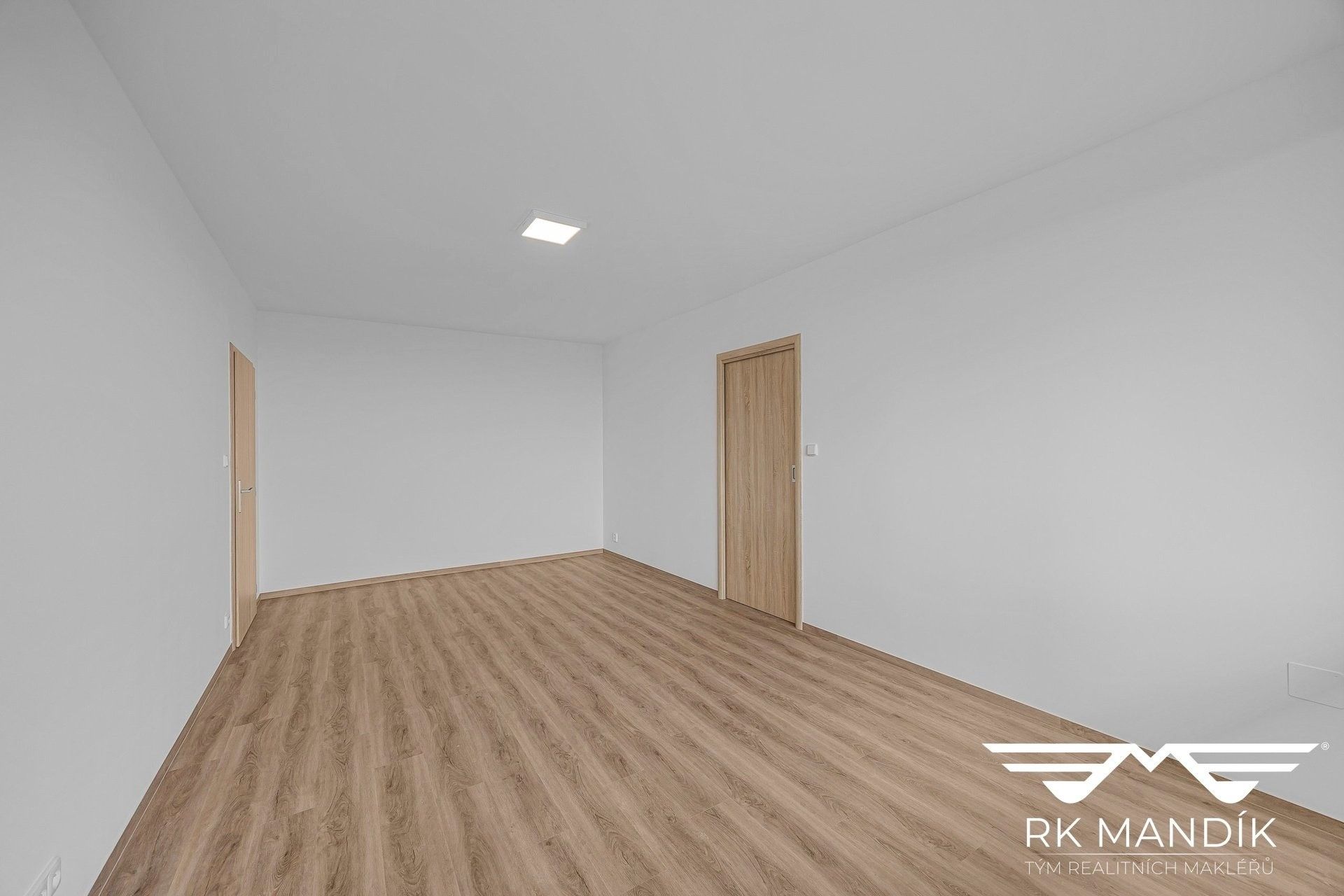 Pronájem bytu 3+1 63 m² - foto 8