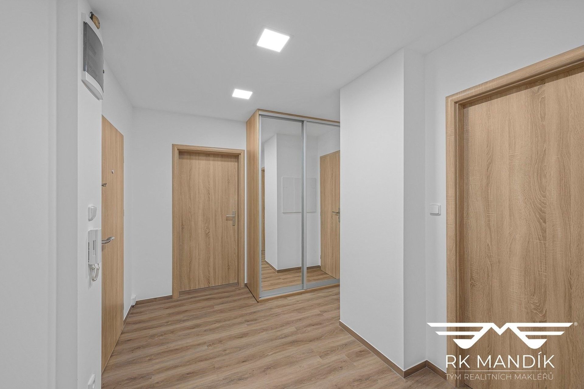 Pronájem bytu 3+1 63 m² - foto 17