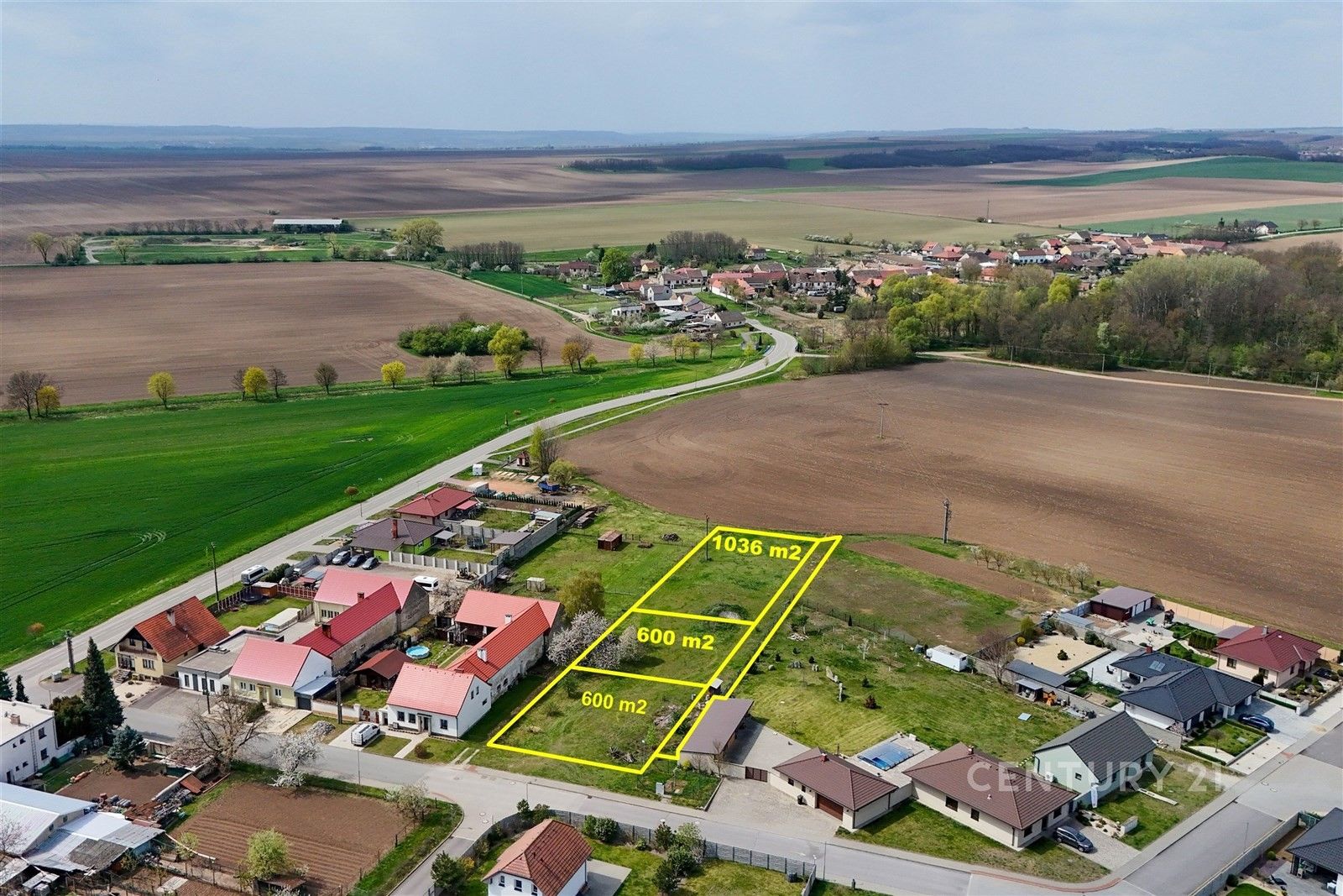 Prodej pozemku 2756 m² - foto 2