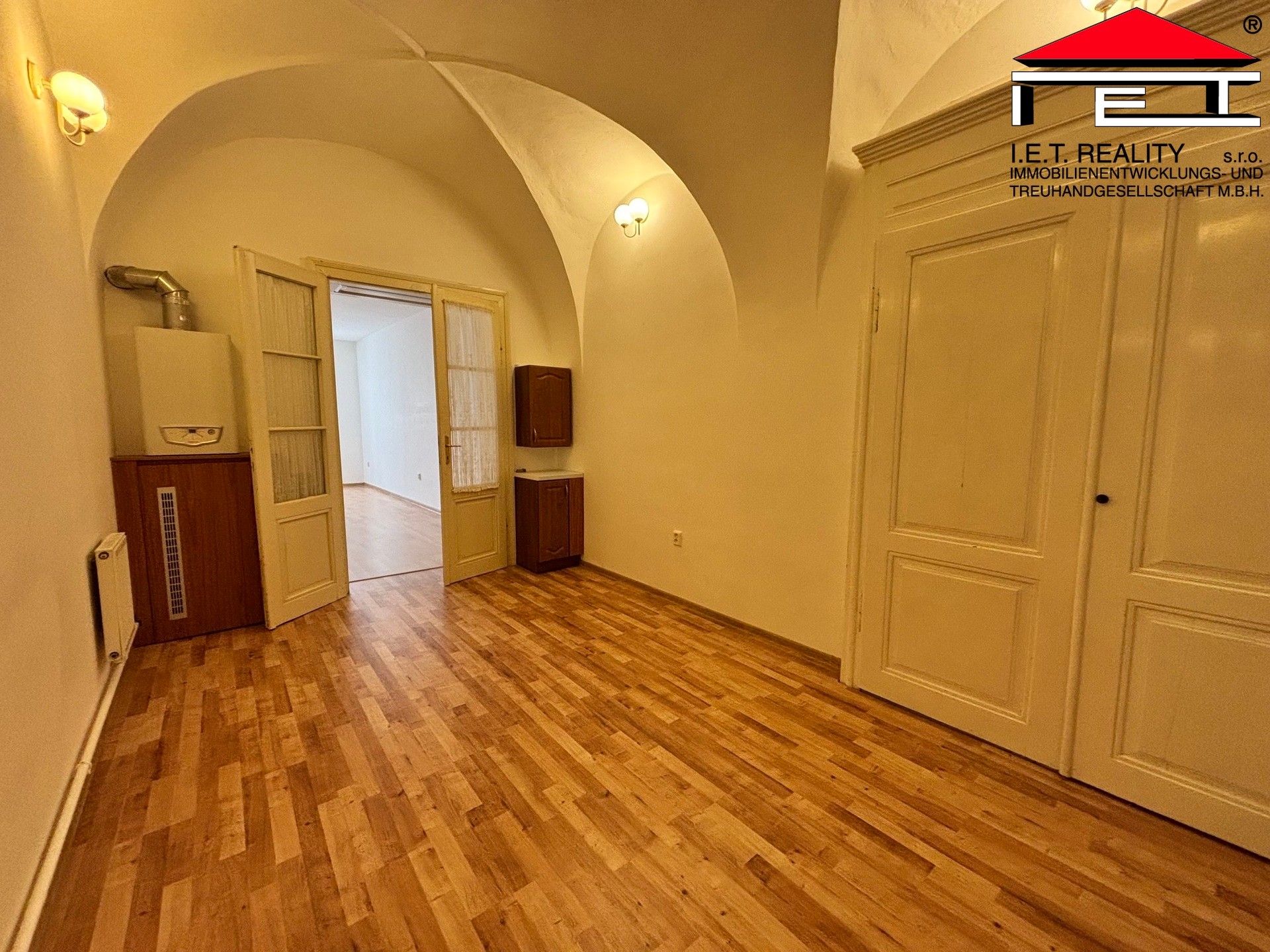 Pronájem bytu 2+1 89 m² - foto 4