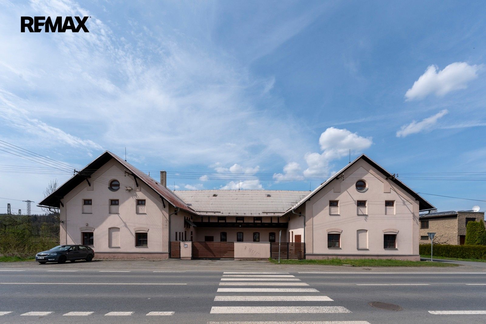 Prodej komerčního prostoru 7472 m² - foto 1