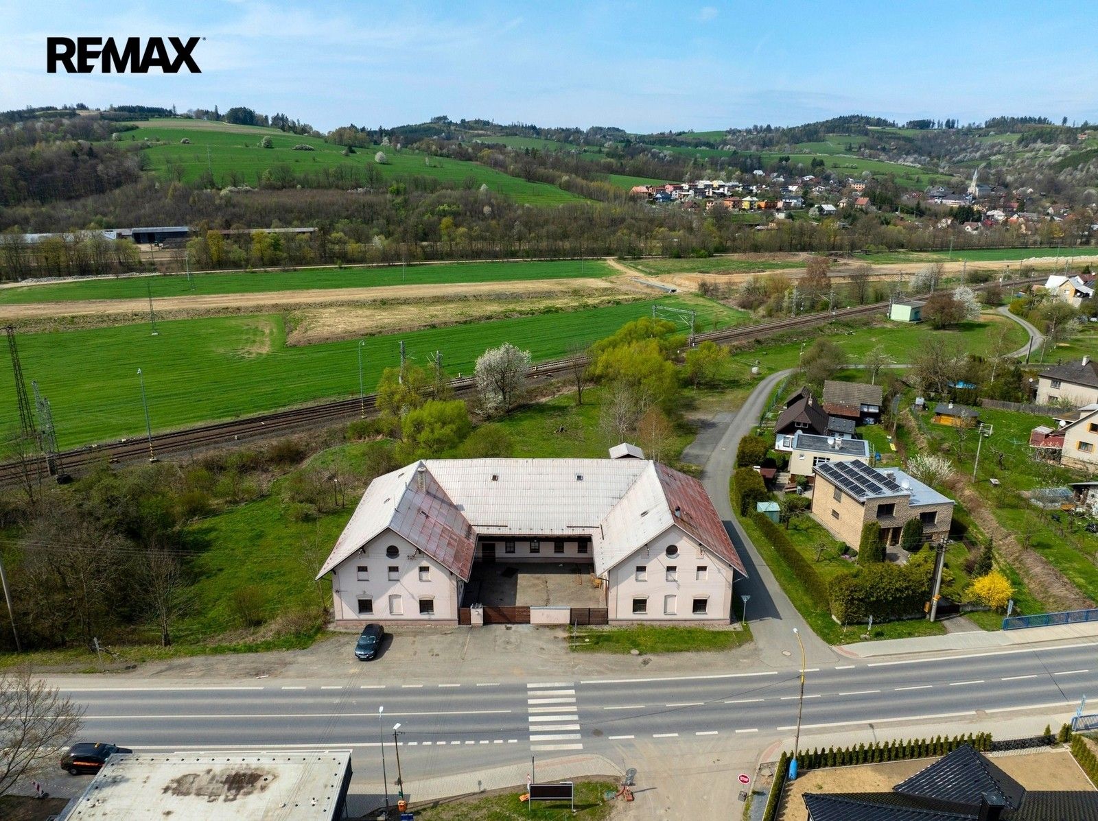 Prodej komerčního prostoru 7472 m² - foto 2