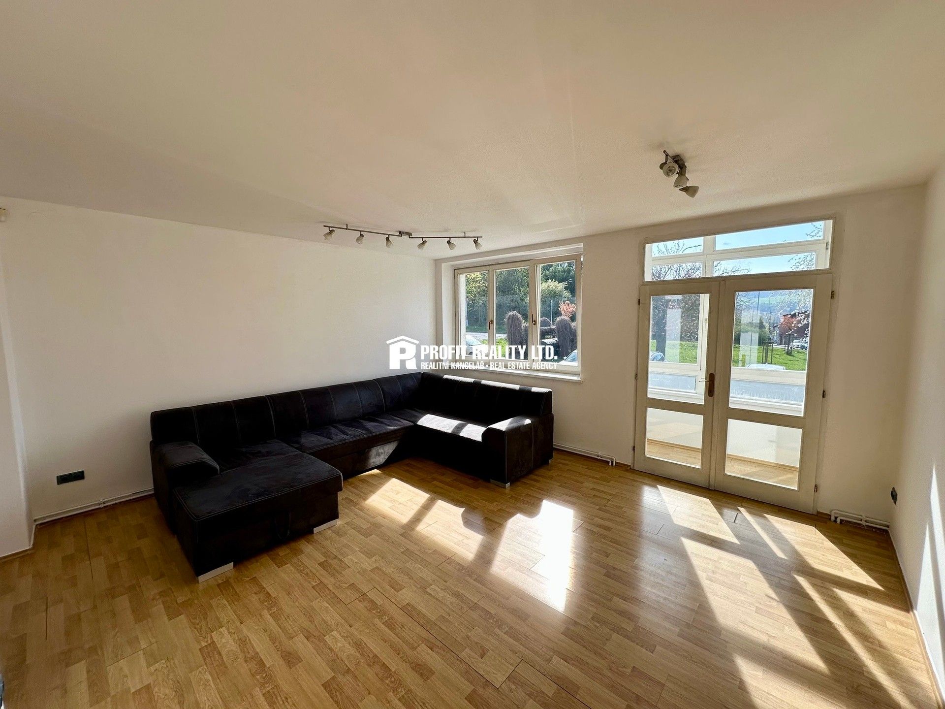 Prodej bytu 3+1 68 m² - foto 2